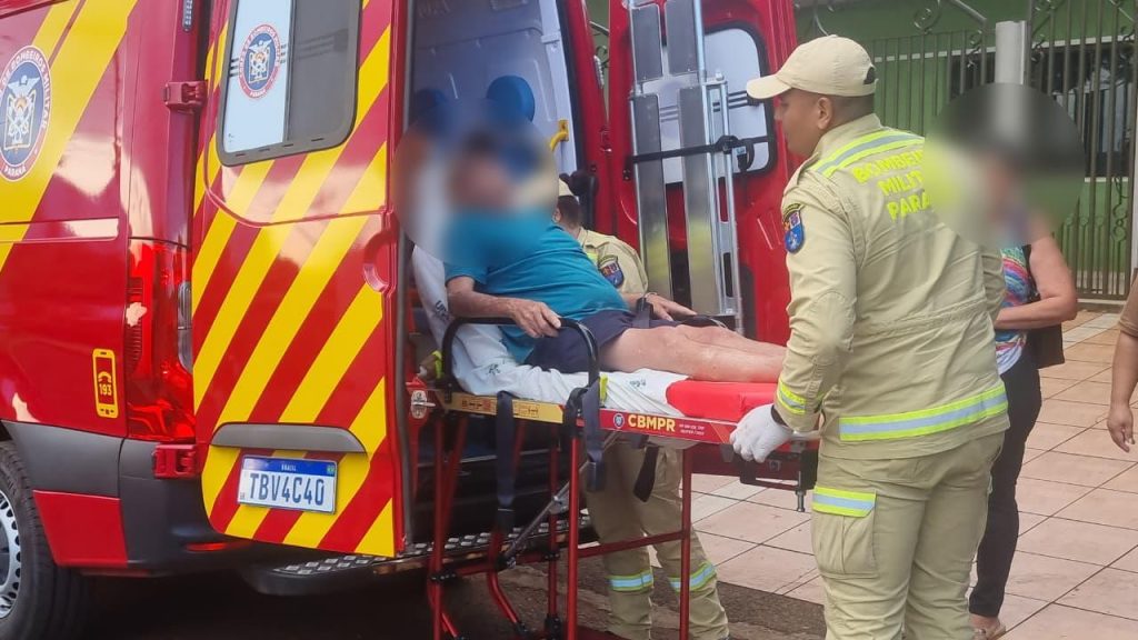 Idoso é socorrido pelo Siate após cair da rede