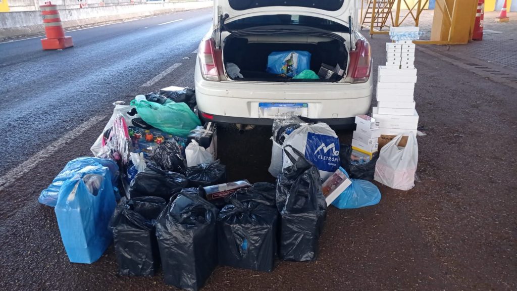 PRF apreende carga de contrabando avaliada em R$ 100 mil na BR-277 em Cascavel