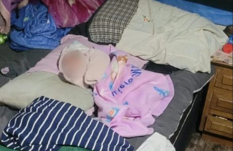 Bebê que nasceu durante o Natal é resgatado sob viaduto após mãe tentar vendê-lo por droga