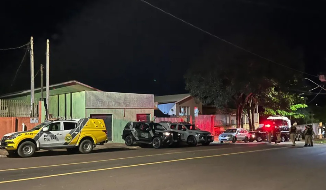 Homem é assassinado a tiros dentro de casa na Avenida Brasil, em Marilândia do Sul Homem é assassinado a tiros dentro de casa na Avenida Brasil, em Marilândia do Sul