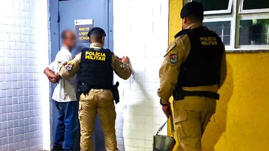 Suspeito de agredir a companheira e a neta no Interlagos, é encaminhado a Delegacia pela Polícia Militar