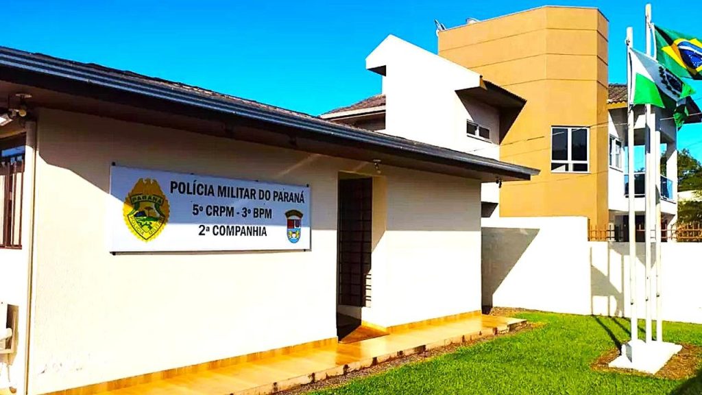 Homem tenta fugir da PM, é abordado e flagrado com maconha em Coronel Vivida
