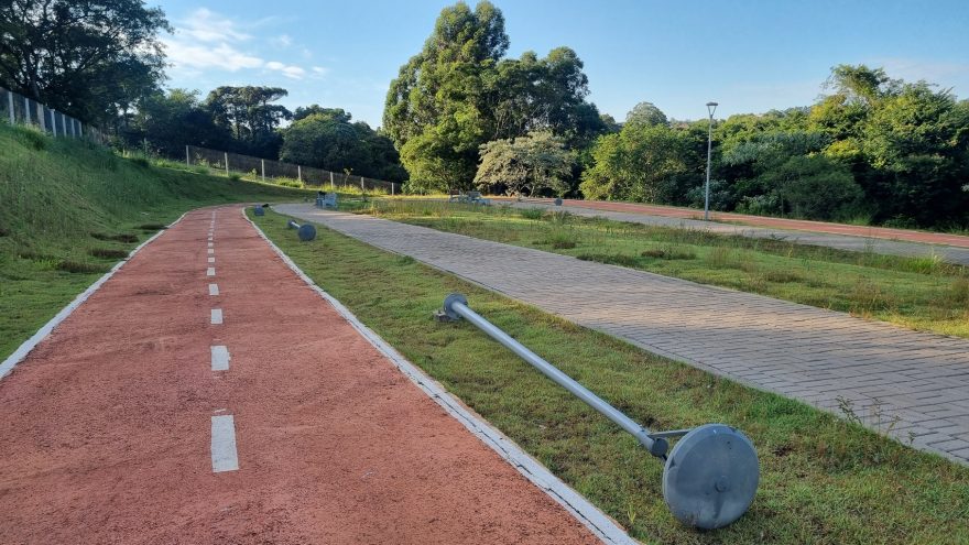 Ladrões desmontam 10 postes de iluminação para furtar fios no Ecopark do Morumbi