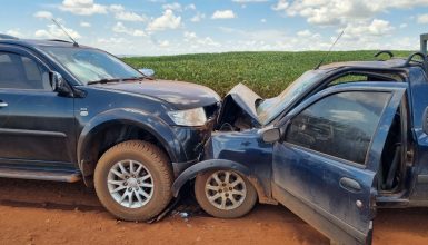 Imagem referente a Pajero e Strada se envolvem em forte colisão frontal no interior de Cascavel