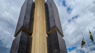 BC mantém juros básicos em 15% ao ano pela quinta vez seguida