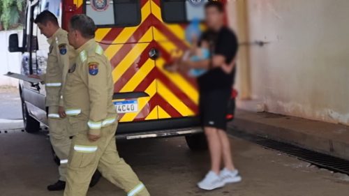 Menina de 4 anos é atropelada dentro de condomínio no Parque Verde Menina de 4 anos é atropelada dentro de condomínio no Parque Verde