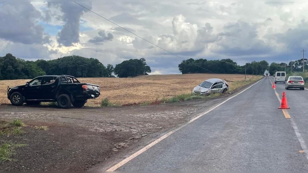 Ultrapassagem termina em colisão na PRC-467 em Marechal Cândido Rondon Ultrapassagem termina em colisão na PRC-467 em Marechal Cândido Rondon