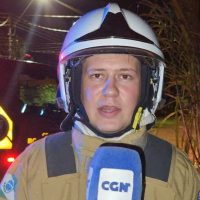 Imagem referente a Incêndio atinge quarto de sobrado e calor danifica estrutura da residência no São Cristóvão