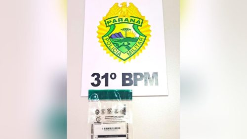 Homem é flagrado com crack durante ação da Polícia Militar em Assis Chateaubriand Imagem referente a Homem é flagrado com crack durante ação da Polícia Militar em Assis Chateaubriand