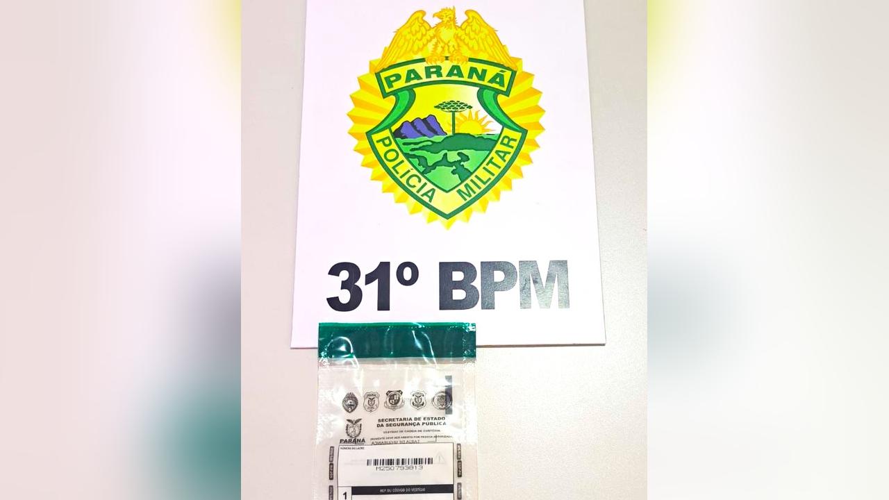 Homem é flagrado com crack durante ação da Polícia Militar em Assis Chateaubriand Homem é flagrado com crack durante ação da Polícia Militar em Assis Chateaubriand