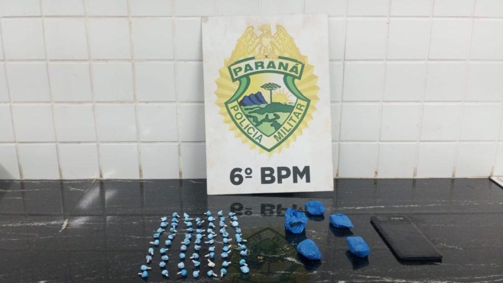 Polícia Militar apreende drogas e detém suspeitos por tráfico e corrupção de menor em Cascavel
