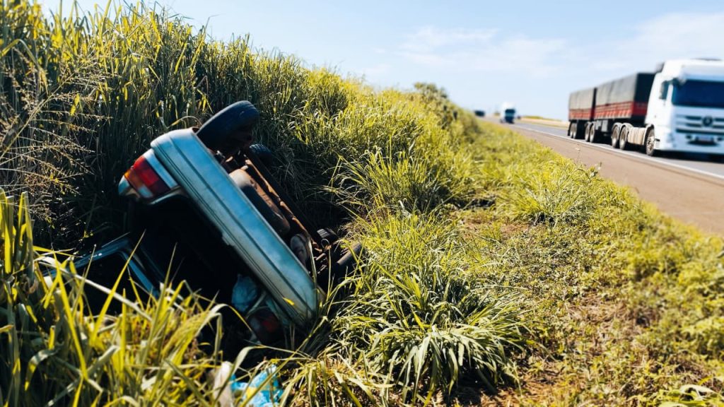 Capotamento é registrado na BR-163, nas proximidades do Contorno Oeste