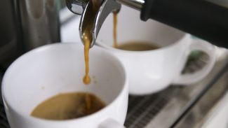 Preços altos derrubam consumo de café no Brasil em 2025