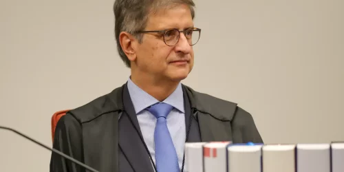 PGR pede suspensão da lei de Santa Catarina que proibiu cotas raciais PGR pede suspensão da lei de Santa Catarina que proibiu cotas raciais