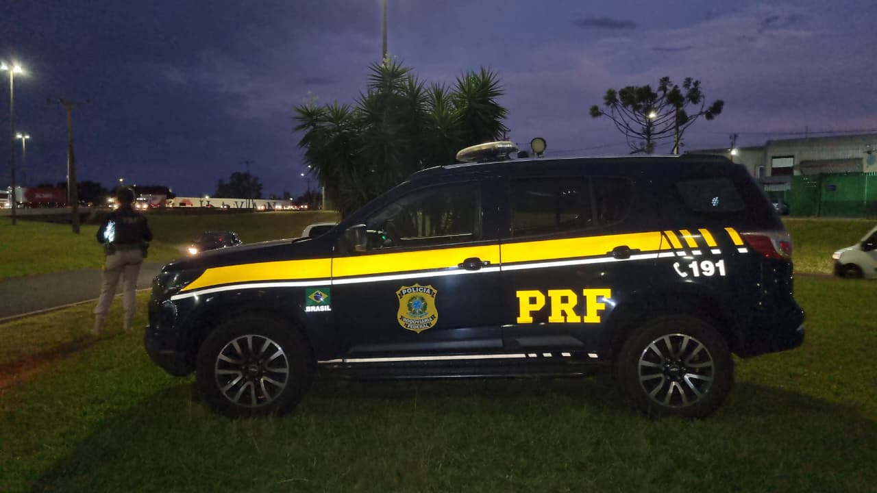 PRF intensifica fiscalização no Trevo do Guarujá; um carro foi apreendido
