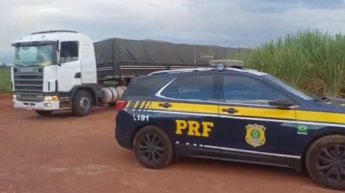 PRF apreende carreta com cigarros contrabandeados em Castelo Branco