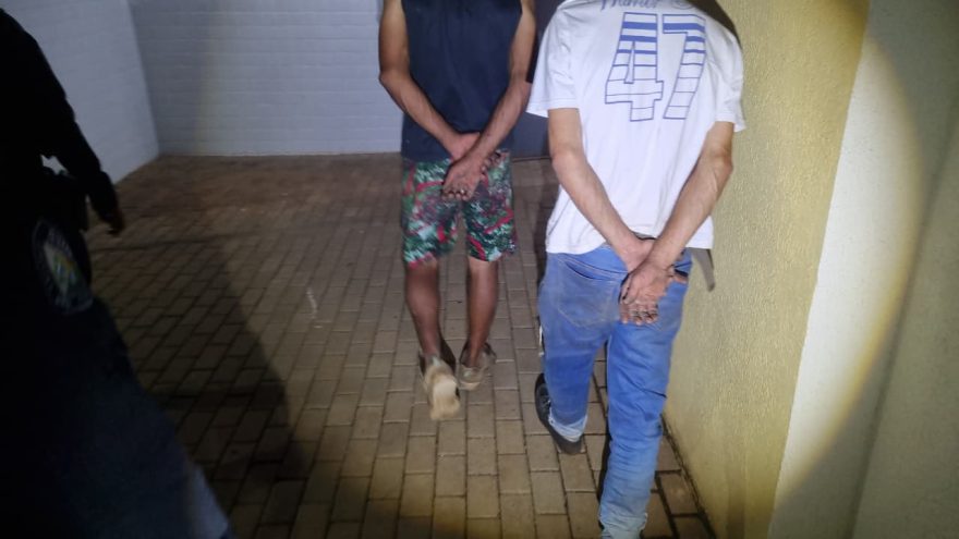 Dupla é enquadrada pela GM durante furto de fios no Centro de Cascavel