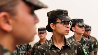 Exército faz seleção para alistamento militar de homens e mulheres Exército faz seleção para alistamento militar de homens e mulheres