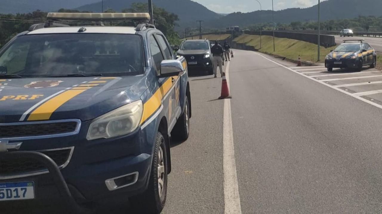 Boliviano é flagrado conduzindo moto com mais de R$ 24 mil em multas na BR-277
