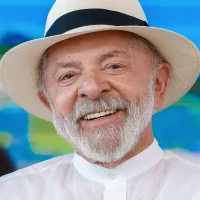 Imagem referente a Presidente Lula faz cirurgia de catarata e recebe alta hospitalar