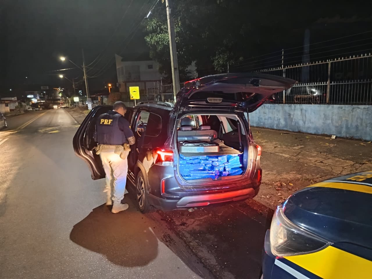 PRF apreende mais de 280 quilos de maconha durante fiscalização na BR-163, em Guaíra PRF apreende mais de 280 quilos de maconha durante fiscalização na BR-163, em Guaíra