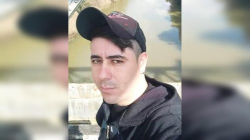 Homem é brutalmente espancado até a morte pelos próprios irmãos após “revelação divina” Imagem referente a Homem é brutalmente espancado até a morte pelos próprios irmãos após “revelação divina”