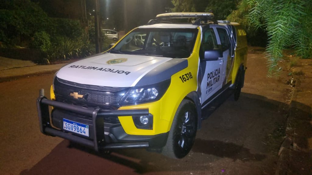 Cavalaria apreende drogas após denúncia de tráfico no Jardim Veneza