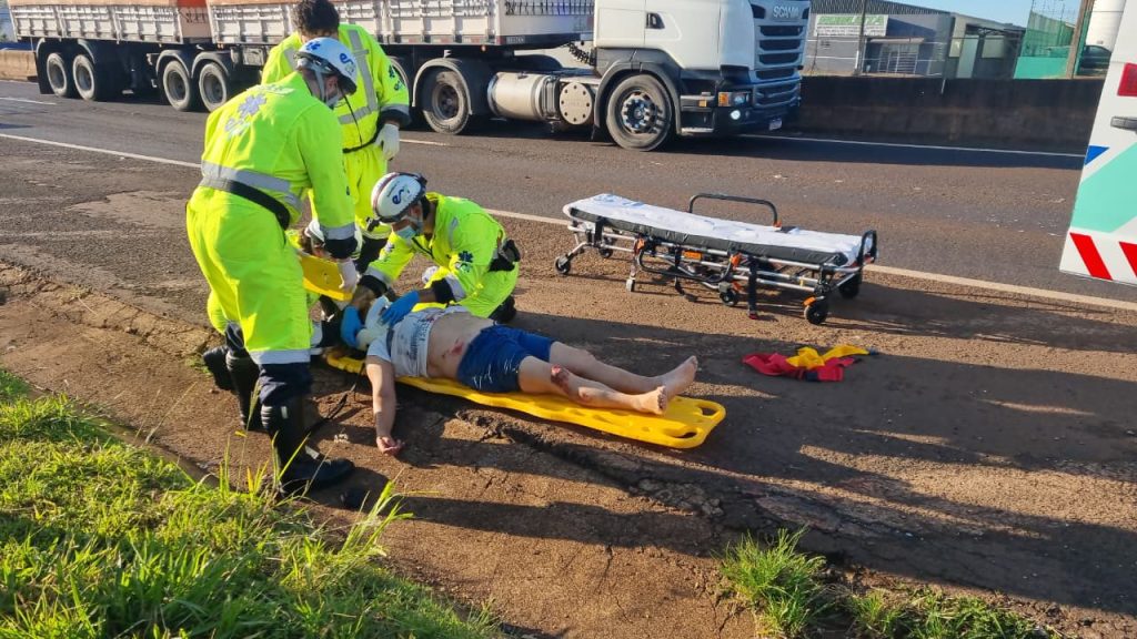 Funcionária de cooperativa é atropelada na BR-277, em frente ao Autódromo de Cascavel Funcionária de cooperativa é atropelada na BR-277, em frente ao Autódromo de Cascavel