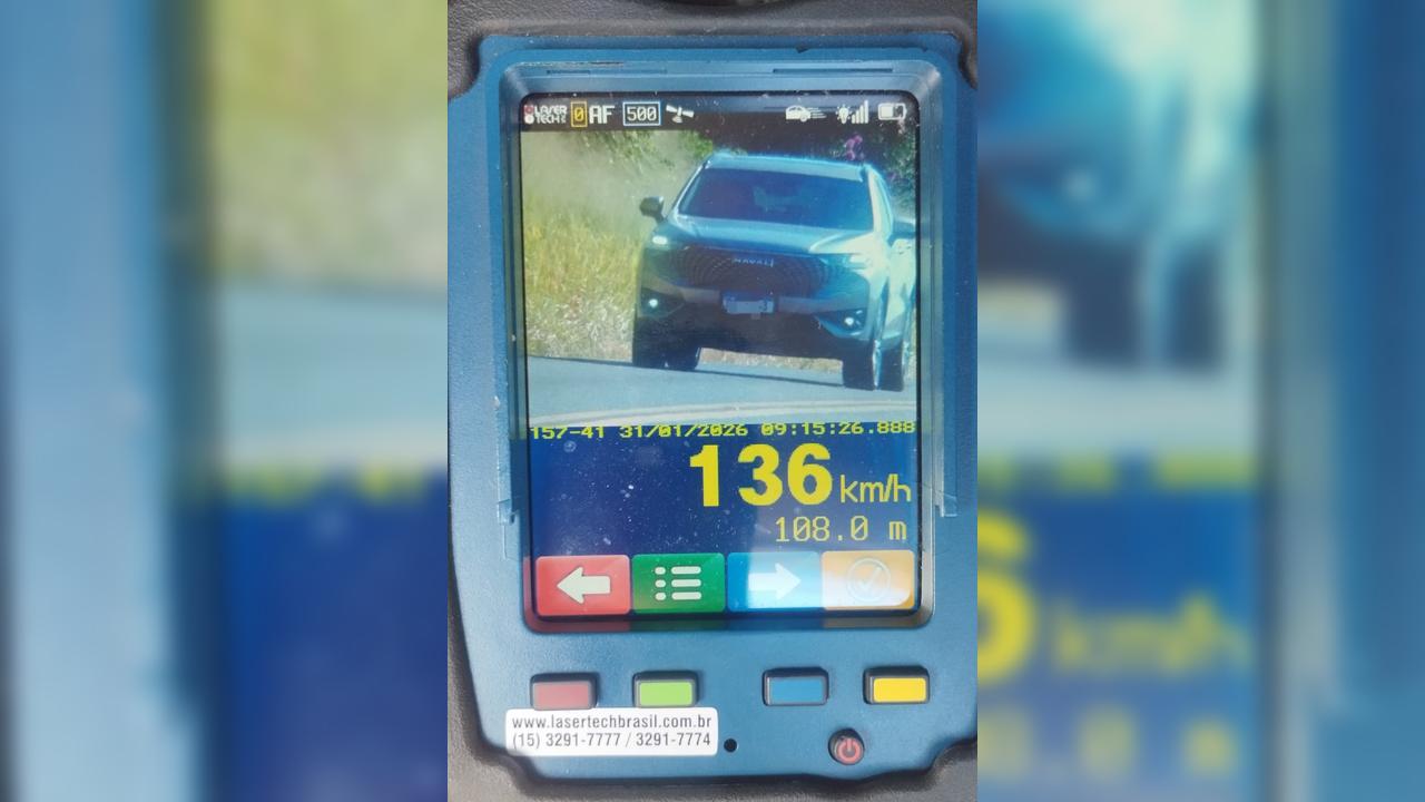 PRE realiza operação na PR-180 e 43 motoristas vão receber 'cartinha' em forma de boleto