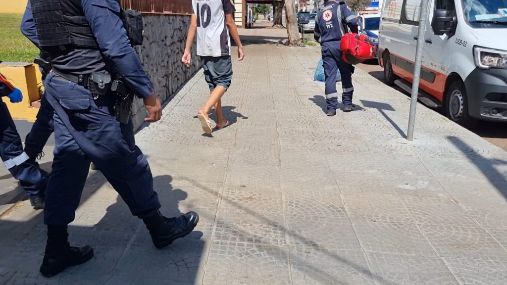 Confusão no Centro POP mobiliza equipes do SAMU e GM; Jovem é levado à UPA