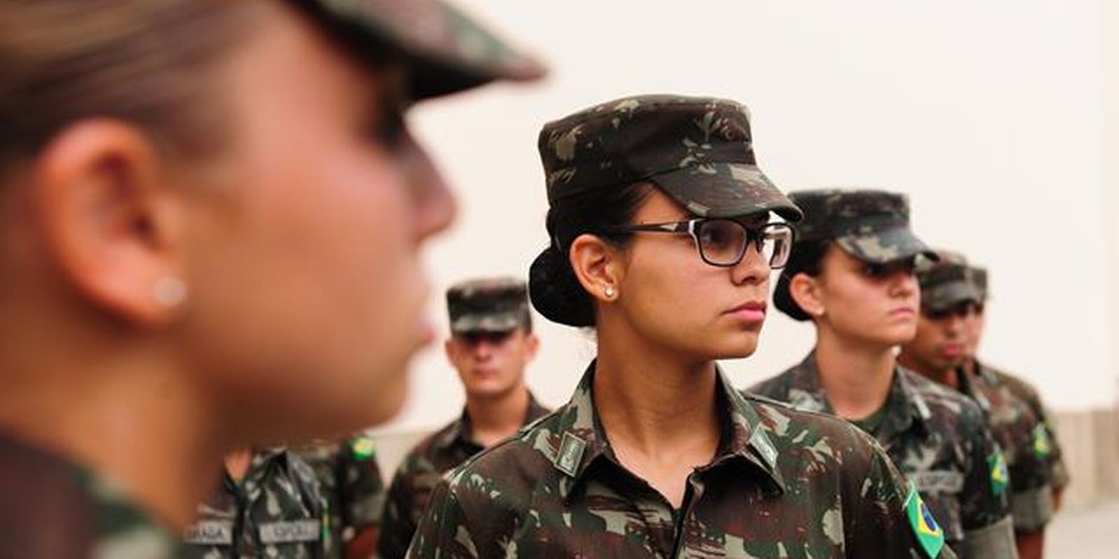 Exército inicia no Rio incorporação da 1ª turma de mulheres recrutas Exército inicia no Rio incorporação da 1ª turma de mulheres recrutas