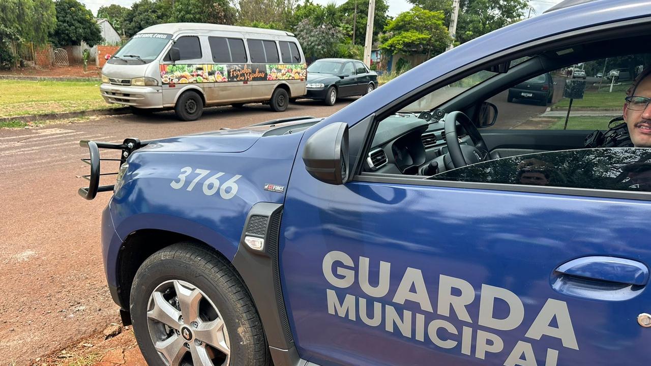 Van furtada em Foz do Iguaçu é recuperada no Cascavel Velho