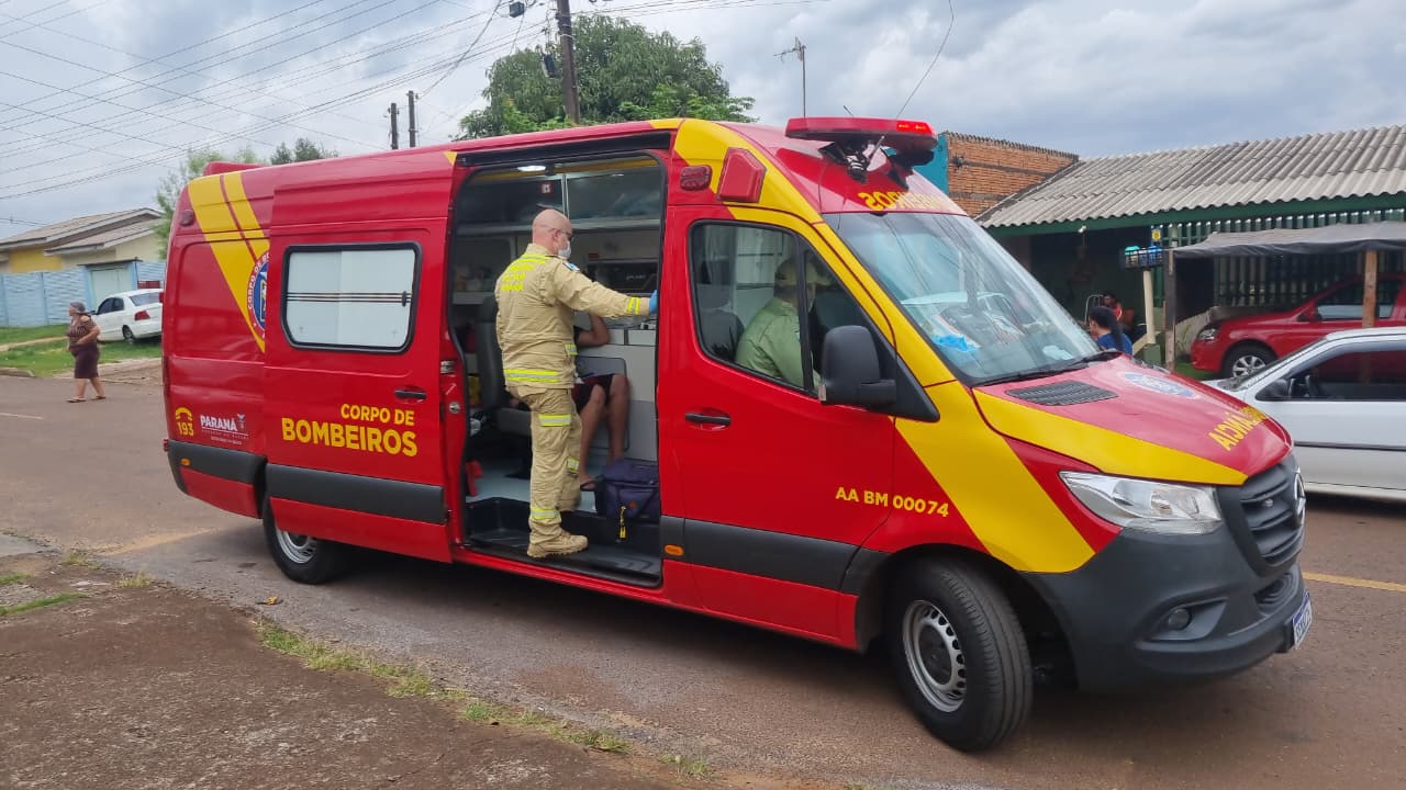 Queda de scooter elétrica deixa homem com três dentes quebrados