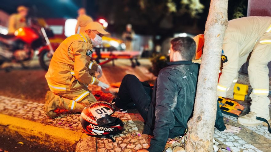 Acidente com motos deixa três vítimas no Centro