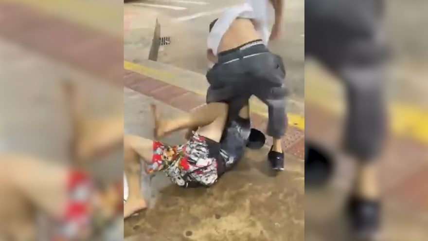 Jovens saem no soco e briga é filmada no Terminal Leste