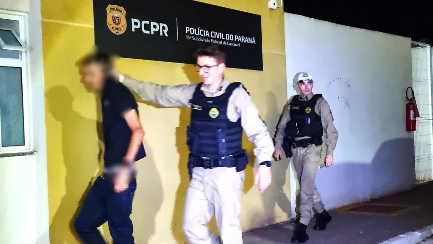 Polícia Militar encontra motorista dormindo em veículo ligado no meio da via em Cascavel