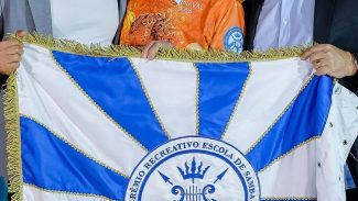 Mãe de Lula “canta” no samba-enredo da Acadêmicos de Niterói Mãe de Lula “canta” no samba-enredo da Acadêmicos de Niterói