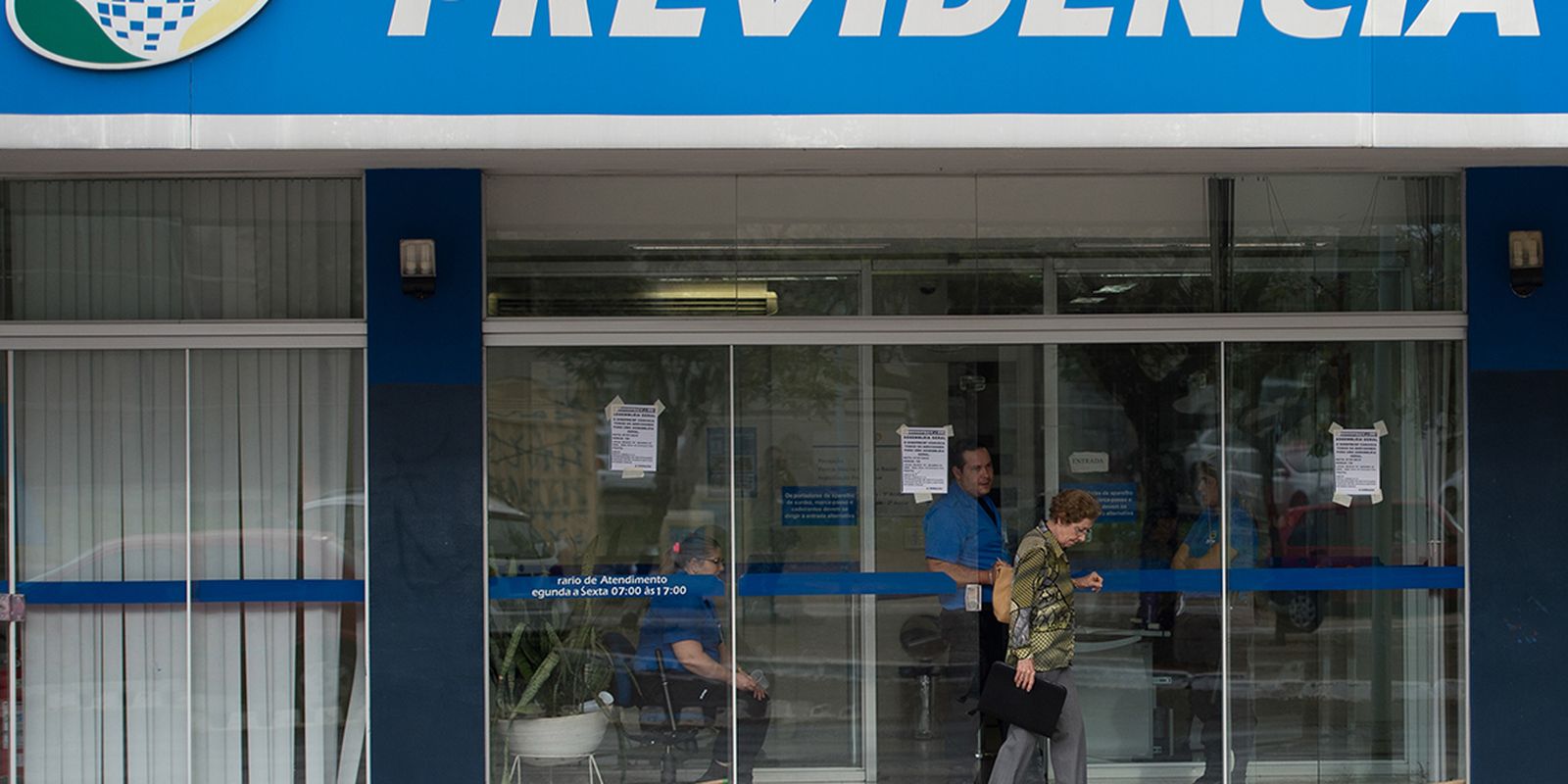 INSS retoma atendimento presencial em agências do país