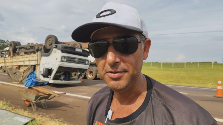 “Graças a Deus só danos materiais”, diz motorista de caminhão que capotou na BR-163
