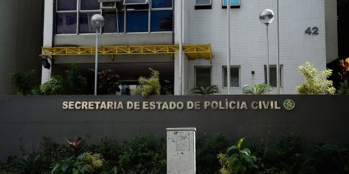 Polícia apreende bombas caseiras e diz que grupo faria atentado no Rio