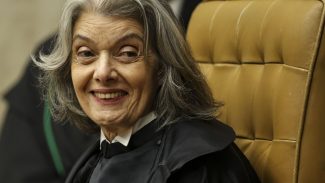 Cármen Lúcia anuncia proposta para atuação de juízes eleitorais Cármen Lúcia anuncia proposta para atuação de juízes eleitorais