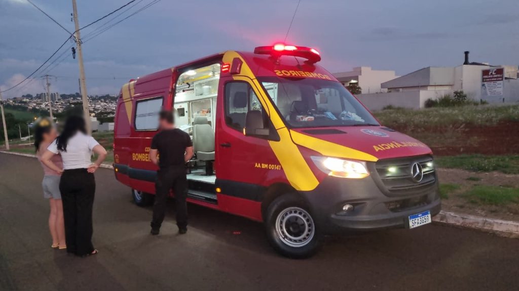 Motociclista é socorrido pelo Siate após sofrer queda no Bairro Tropical