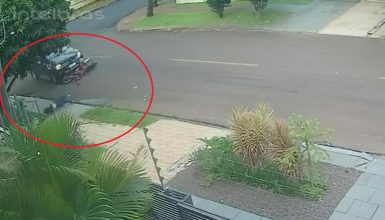 Imagem referente a Imagens fortes: mulher é arremessada violentamente após colisão no Alto Alegre