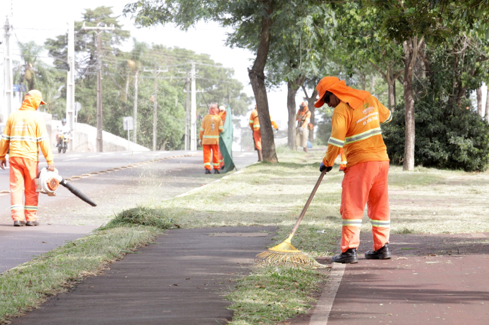 Prefeitura avança com manutenção de canteiros, parques e avenidas em Cascavel