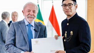 Lula recebe credenciais de nove novos embaixadores