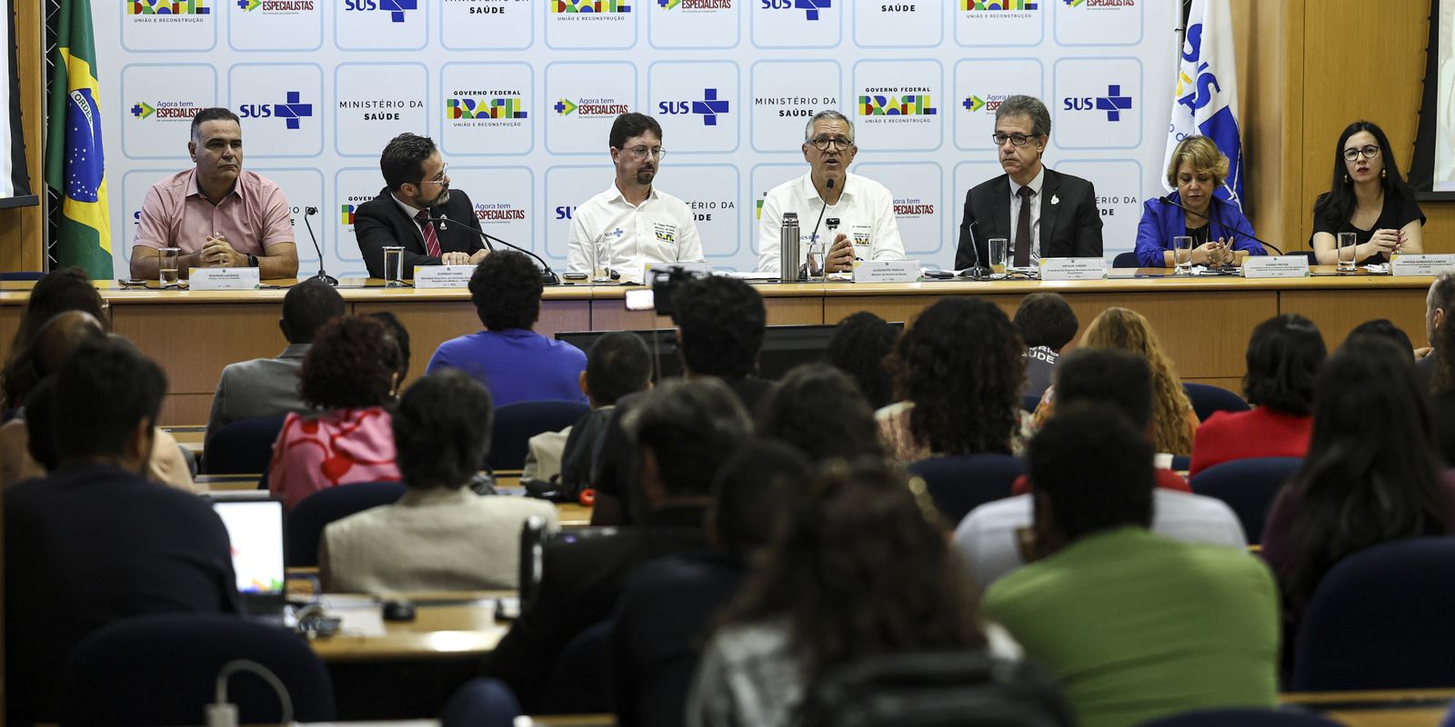 Saúde anuncia 3 mil vagas de residência e 900 para especialistas Saúde anuncia 3 mil vagas de residência e 900 para especialistas