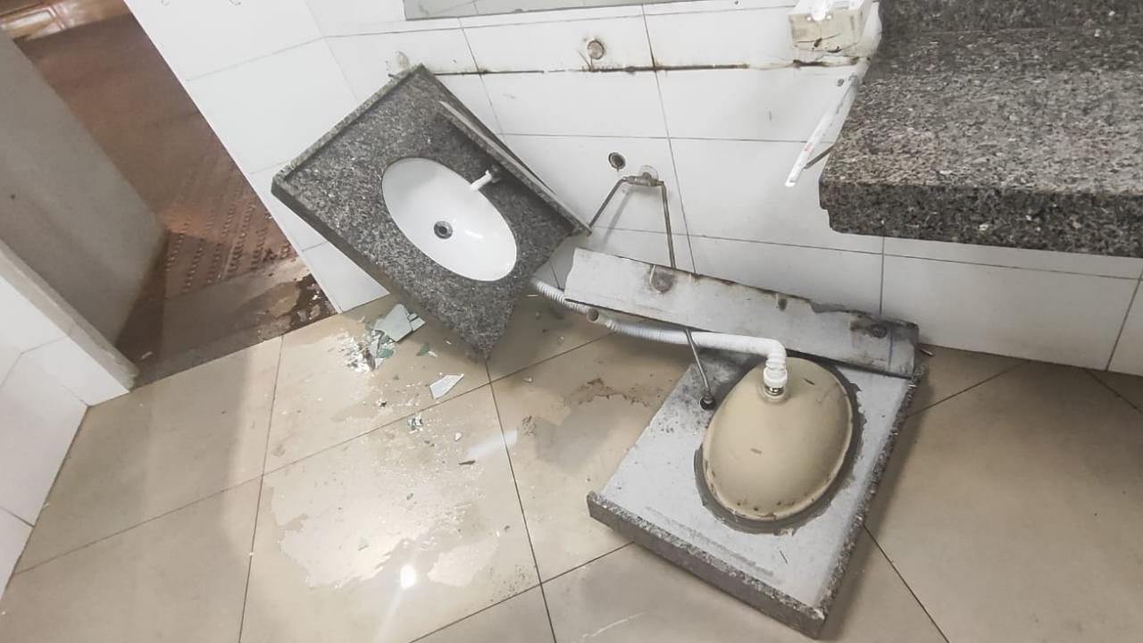 Polícia Civil esclarece caso da pedra de mármore quebrada no Terminal de Sul Polícia Civil esclarece caso da pedra de mármore quebrada no Terminal de Sul