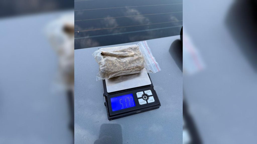 Nervosismo entrega motorista com maconha em abordagem do Choque no Interlagos