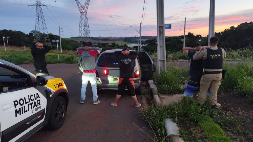 PM aborda veículo com menor ao volante e apreende maconha no Bairro Universitário