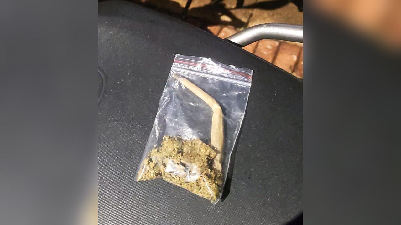 ROCAM apreende maconha durante abordagem no bairro Floresta ROCAM apreende maconha durante abordagem no bairro Floresta